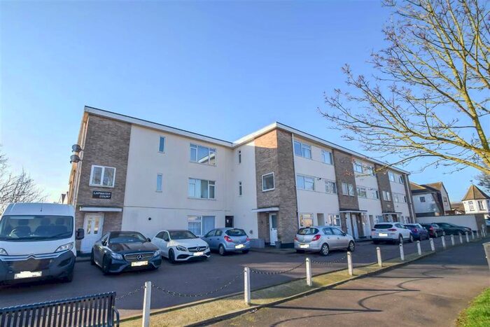 2 Bedroom Flat To Rent In London Road, Leigh-On-Sea SS9