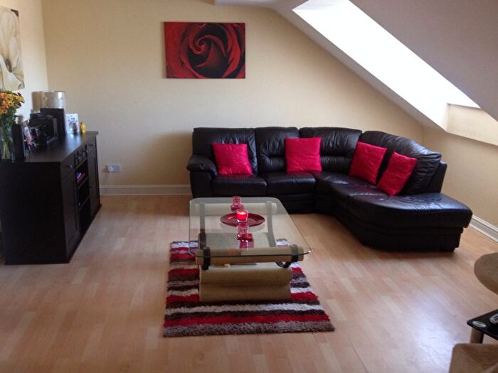 2 Bedroom Flat To Rent In Kremlin Drive, Liverpool, L13