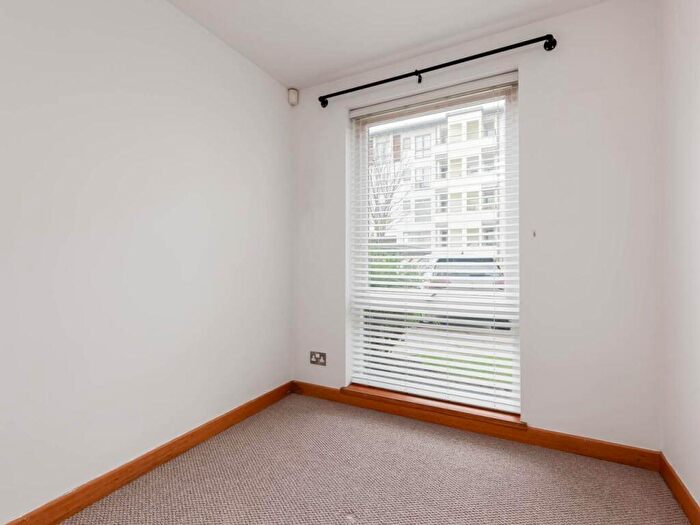 2 Bedroom Flat To Rent In Coburg Street, Leith, Edinburgh, EH6