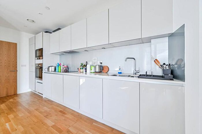 2 Bedroom Flat To Rent In River MIll One, Greenwich, London, SE13