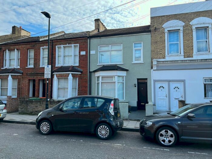 4 Bedroom Terraced House To Rent In Windmill Lane, Stratford, E15