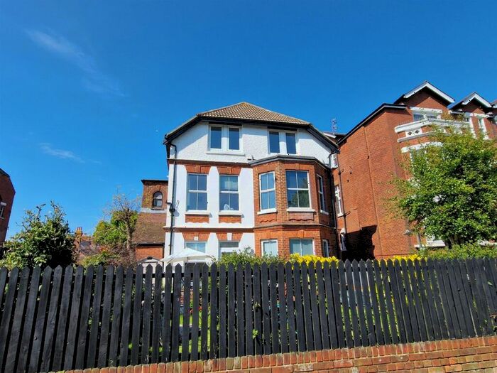 2 Bedroom Flat To Rent In Shorncliffe Road, Folkestone, CT20