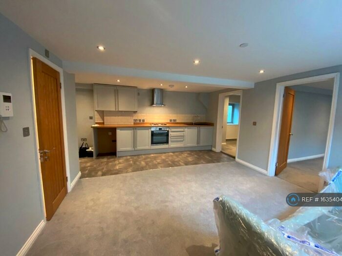 2 Bedroom Flat To Rent In Damory Street, Blandford Forum, DT11