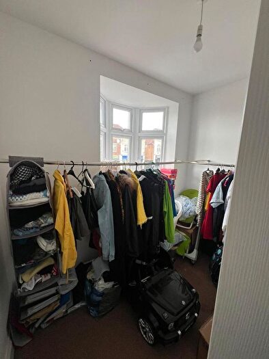 3 Bedroom Semi-Detached House To Rent In Hornchurch Road, London, RM12