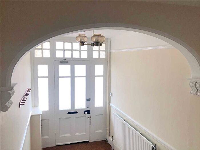 2 Bedroom Maisonette To Rent In St. Johns Road, Tunbridge Wells, TN4