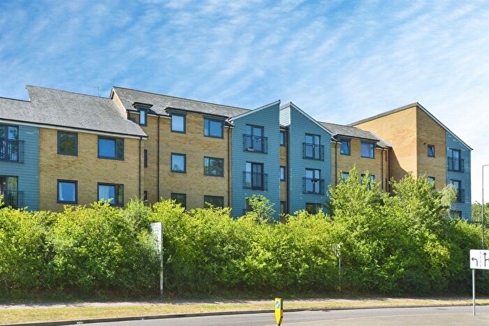 2 Bedroom Flat For Sale In Stratford Road, Wolverton, Milton Keynes, MK12