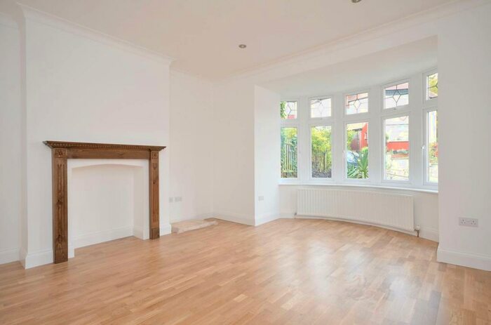 3 Bedroom House To Rent In Ellington Road, Muswell Hill, London, N10
