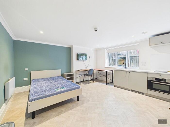 1 Bedroom Flat To Rent In Brights House, Bournemouth, BH1