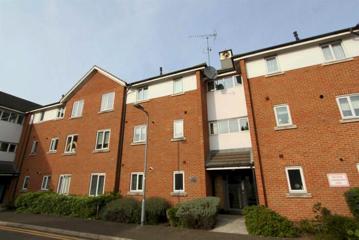 2 Bedroom Flat To Rent In Spring Court, Fielding Way, Westcliff-On-Sea, SS0