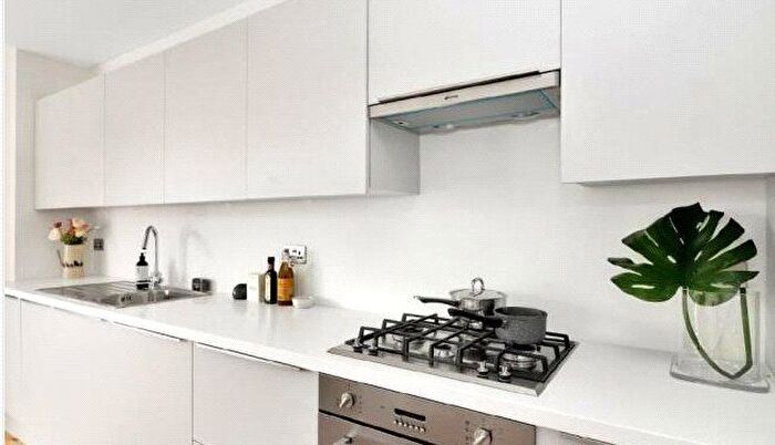 1 Bedroom Flat To Rent In Kingwood Apartment, Waterline Way, SE8