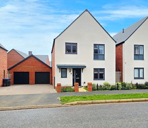 4 Bedroom Detached House For Sale In Silver Birch Road, Wootton, NN4