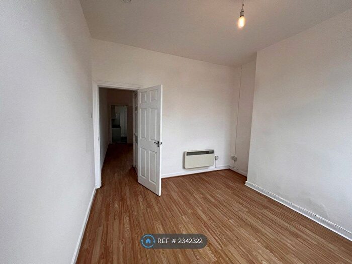 2 Bedroom Detached House To Rent In Pinnox Street, Stoke-On-Trent, ST6