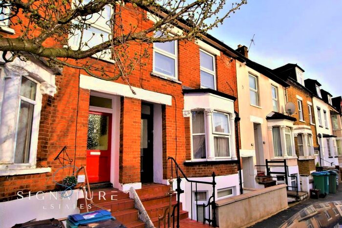 1 Bedroom Flat To Rent In Gladstone Road, Watford, WD17