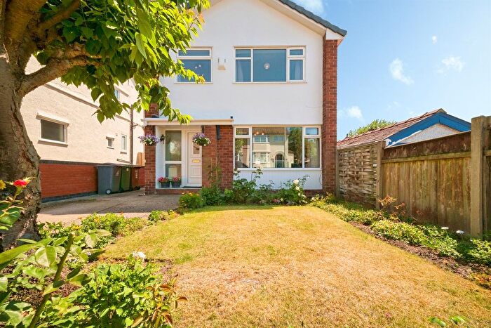 3 Bedroom Detached House For Sale In Bankside Road, Birkenhead, CH42