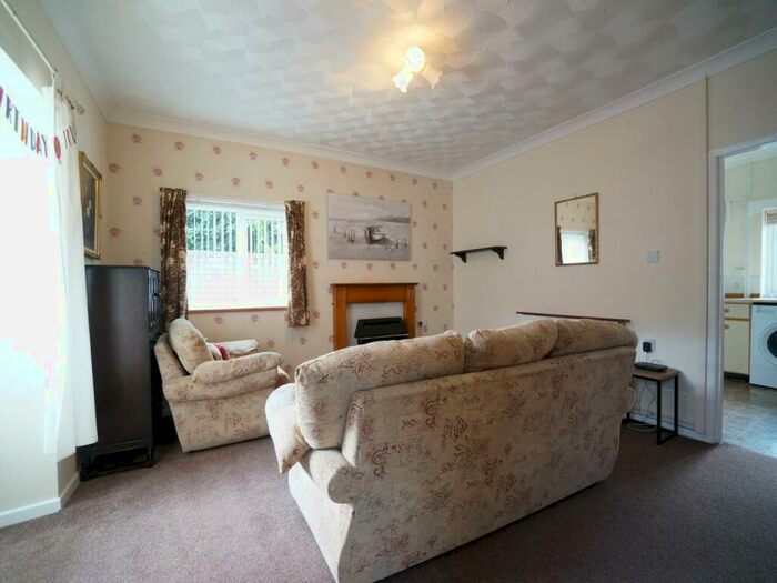 3 Bedroom House To Rent In St Marys Avenue, Bangor, Gwynedd, LL57