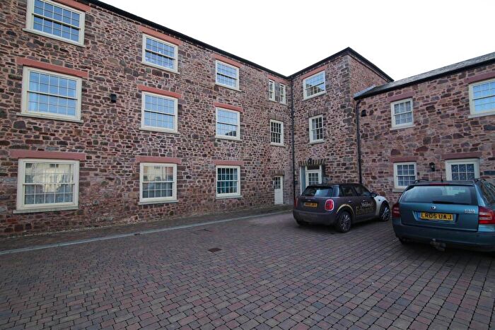 2 Bedroom Flat To Rent In Perreyman Square, Tiverton, EX16