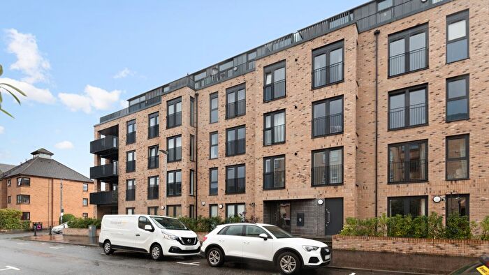 3 Bedroom Flat For Sale In Burgh Hall Street, Glasgow, G11