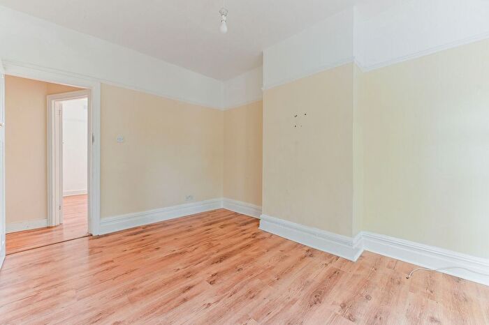 2 Bedroom Flat To Rent In ., London Road, Norbury, London, SW16