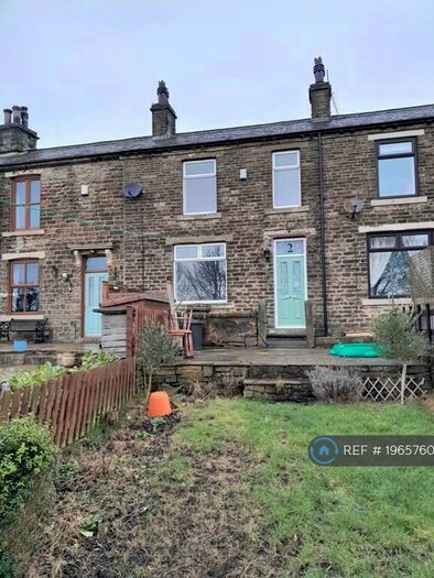 2 Bedroom Terraced House To Rent In Moor View, Bradford, BD4
