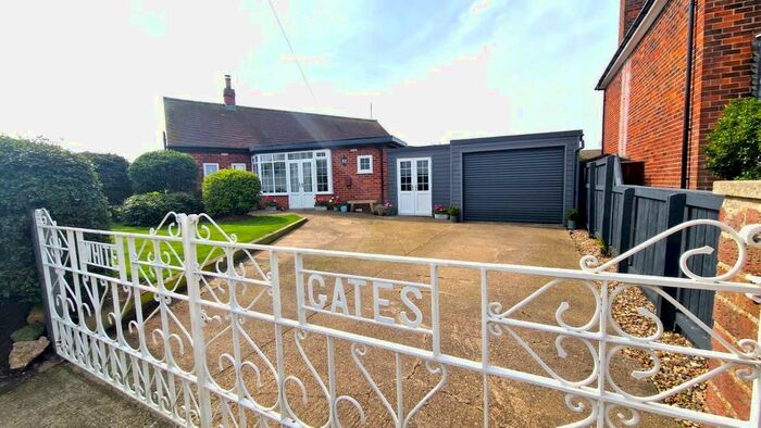 2 Bedroom Detached Bungalow For Sale In Leys Lane, Skipsea, Driffield, YO25