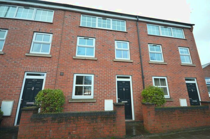 3 Bedroom Town House To Rent In West Road, Congleton, CW12