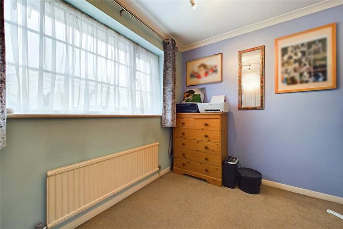 5 Bedroom Detached House For Sale In Fairwater Drive, Woodley, Reading, Berkshire, RG5