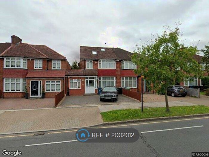 5 Bedroom Semi-Detached House To Rent In Wemborough Road, Stanmore, HA7