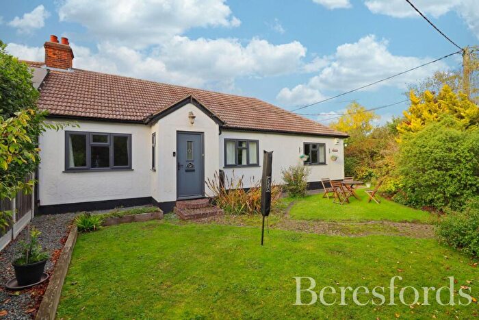 4 Bedroom Bungalow For Sale In Goat House Lane, Hazeleigh, CM3