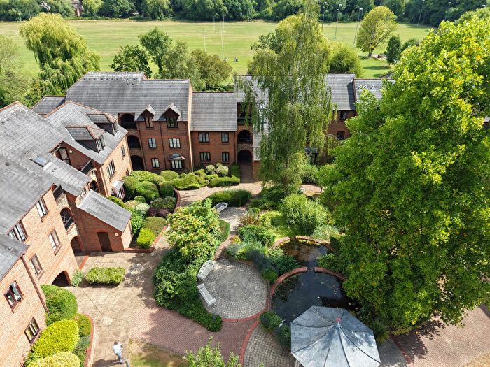 1 Bedroom Apartment For Sale In Dolphin Court, Kingsmead Road, HP11