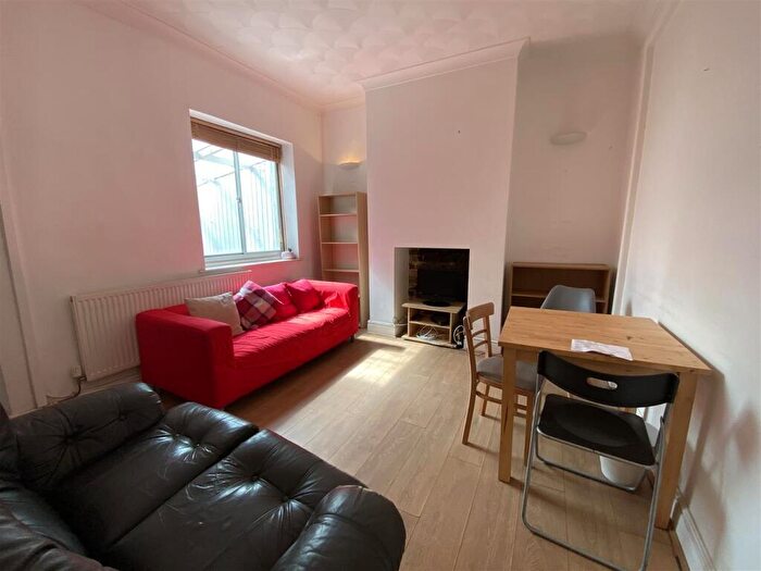 4 Bedroom House To Rent In May Street, Cathays, CF24