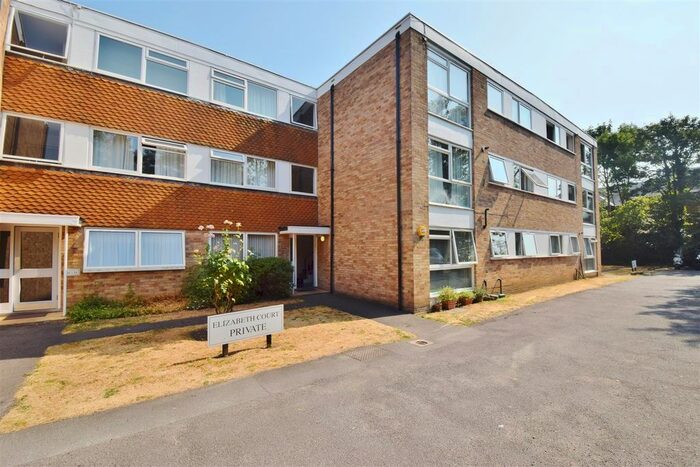 2 Bedroom Flat To Rent In Hampton Road, Teddington, TW11
