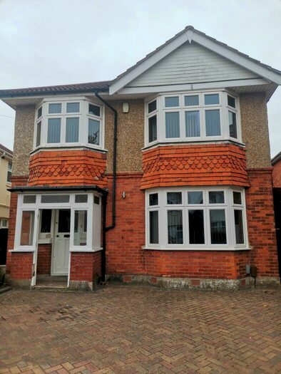 7 Bedroom House To Rent In Bedroom Detached House In Winton, BH9