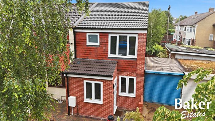 3 Bedroom End Of Terrace House To Rent In Rainham Road North, Dagenham, Barking And Dagenham, RM10