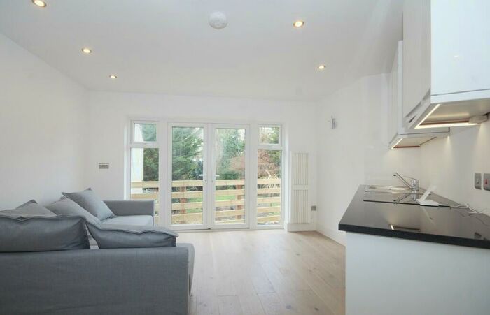 Studio To Rent In Brunswick Close, Pinner, HA5