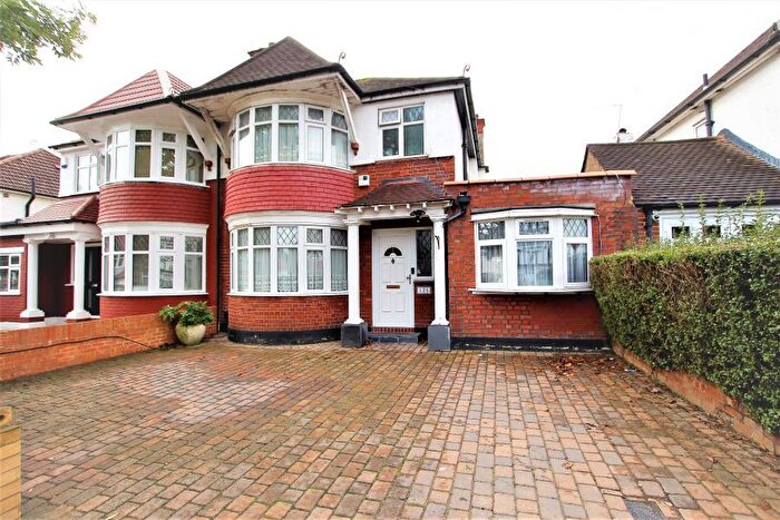4 Bedroom Semi-Detached House For Sale In Regal Way, Kenton, HA3