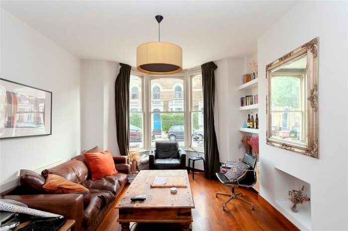 3 Bedroom Flat To Rent In Digby Crescent, Islington, London, N4