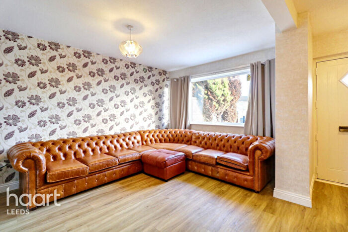 3 Bedroom Terraced House For Sale In Pickard Court, Leeds, LS15