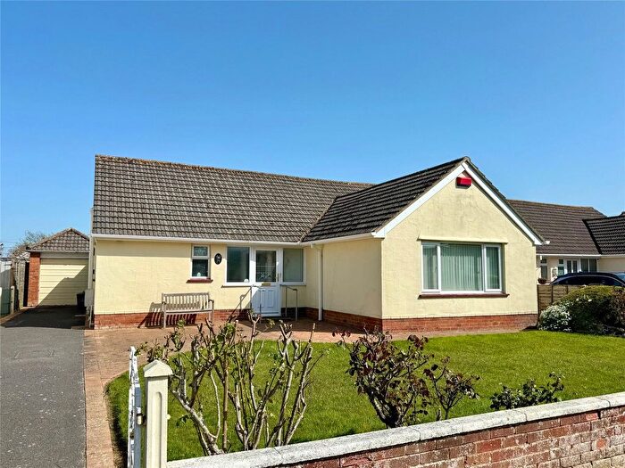 3 Bedroom Bungalow For Sale In Western Avenue, Barton On Sea, Hampshire, BH25