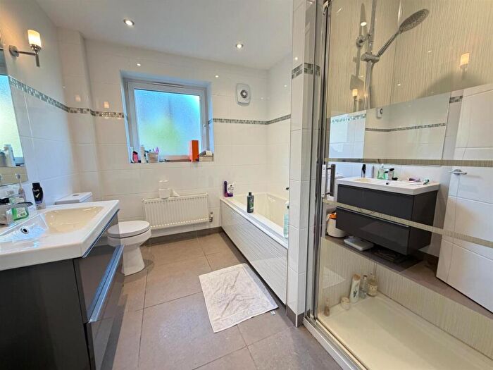 4 Bedroom Penthouse To Rent In Moorgate Avenue, Sheffield, S10