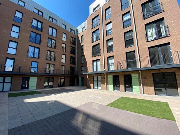 2 Bedroom Duplex To Rent In Middlewood Plaza, Craven Street, Salford, M5