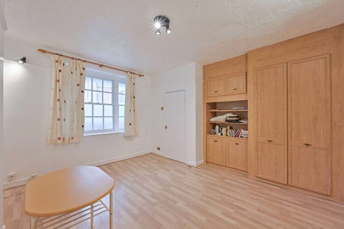 Studio To Rent In Dukes House, Westminster, London, SW1P