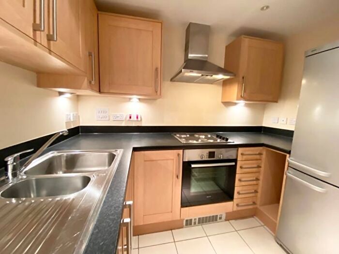 1 Bedroom Flat To Rent In Woking, Surrey, GU21