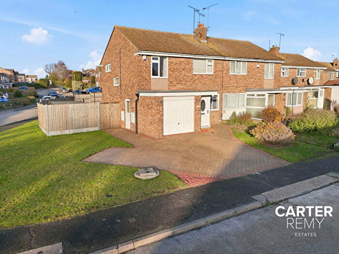 3 Bedroom Semi Detached House For Sale In Chilham Close, Basildon, SS13