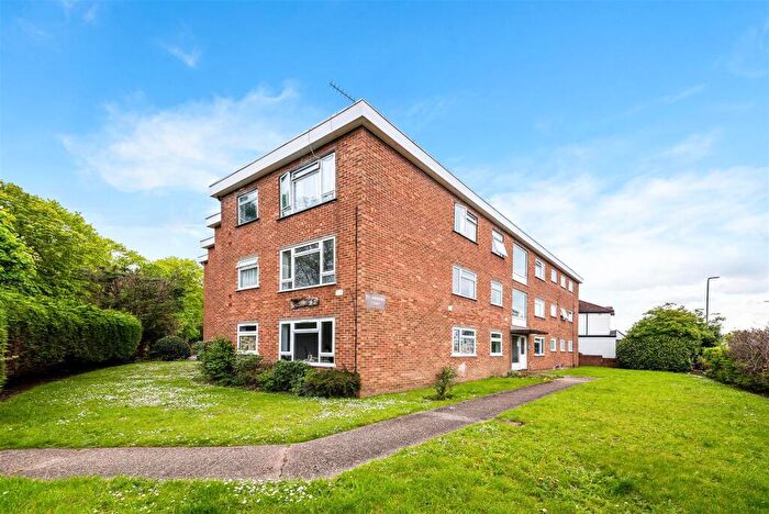2 Bedroom Flat To Rent In St Andrews Court, Sutton, SM1