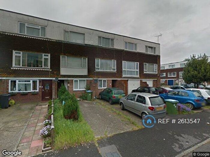 4 Bedroom Terraced House To Rent In Cherry Croft, West Sussex, BN17