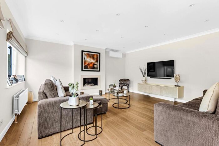 4 Bedroom Detached House For Sale In Rockways, Barnet, Hertfordshire, EN5