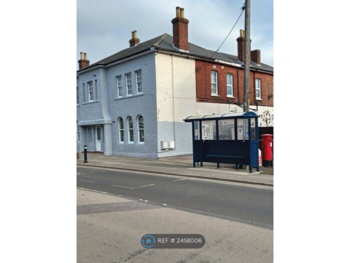 2 Bedroom Flat To Rent In Dickens Court, Staplehurst, TN12