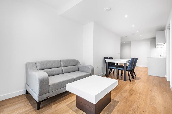 2 Bedroom Apartment To Rent In Royal Winchester House, Bracknell, RG12