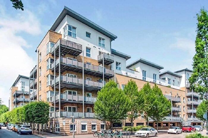 2 Bedroom Flat To Rent In Metropolitan Station Approach, Watford, WD18