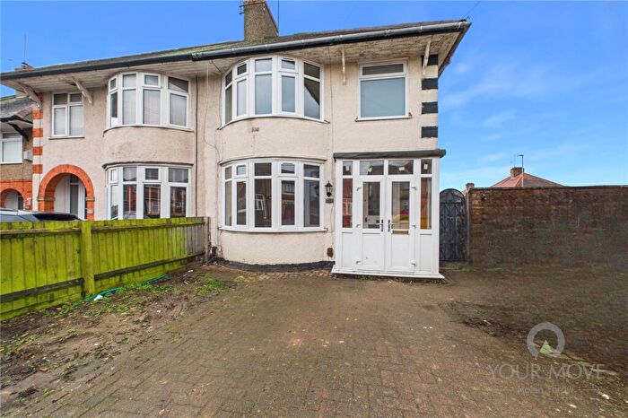 3 Bedroom Semi-Detached House To Rent In The Headlands, Northampton, Northamptonshire, NN3